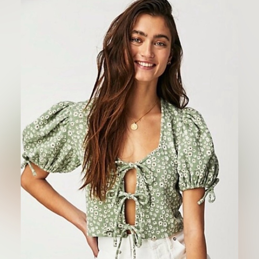 Free People Sweet Sun cropped tie front puff sleeve floral green spring top